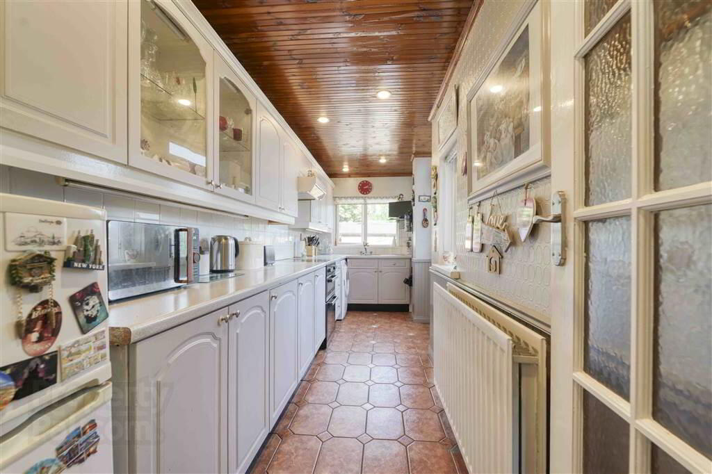 8 Ballinderry Road 6 of 16