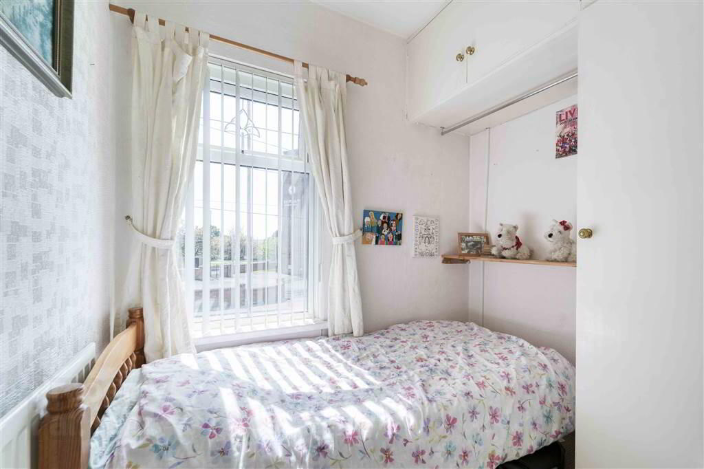 8 Ballinderry Road 11 of 16