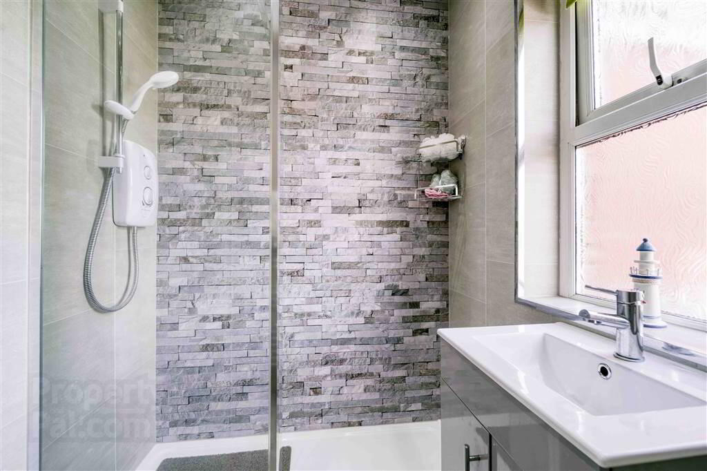 8 Ballinderry Road 13 of 16
