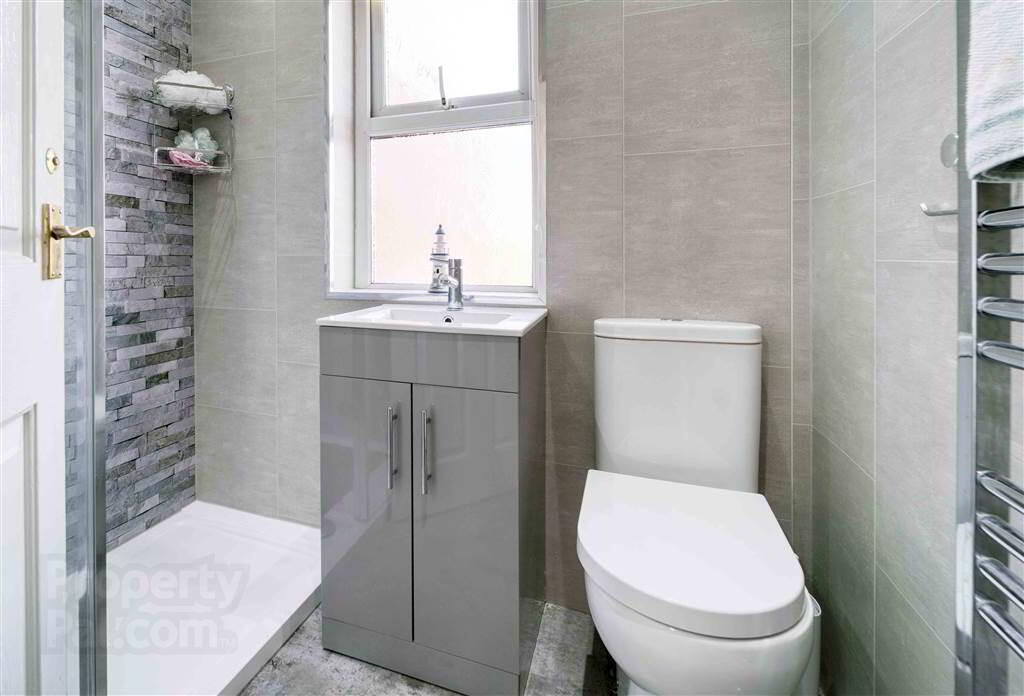 8 Ballinderry Road 14 of 16