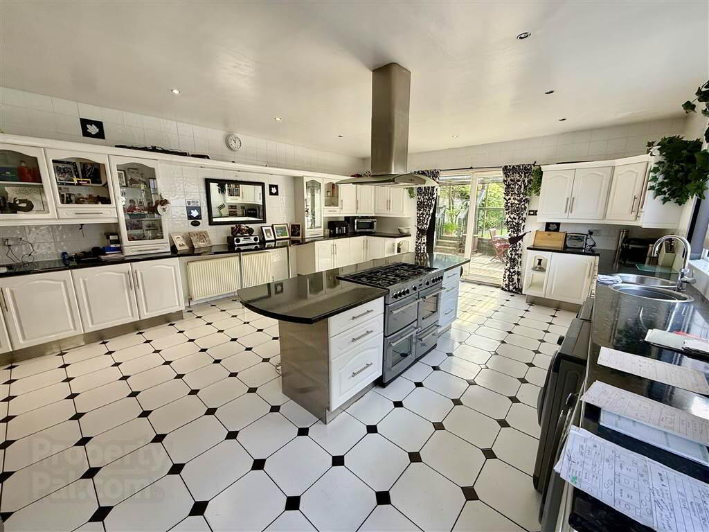 37 Hillsborough Drive 7 of 20