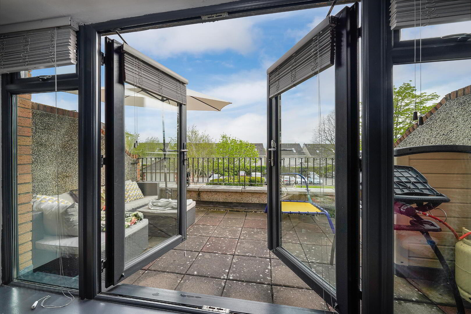 70 Lanesborough Square 6 of 27