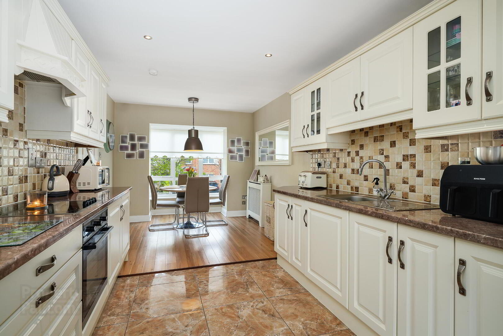 70 Lanesborough Square 12 of 27