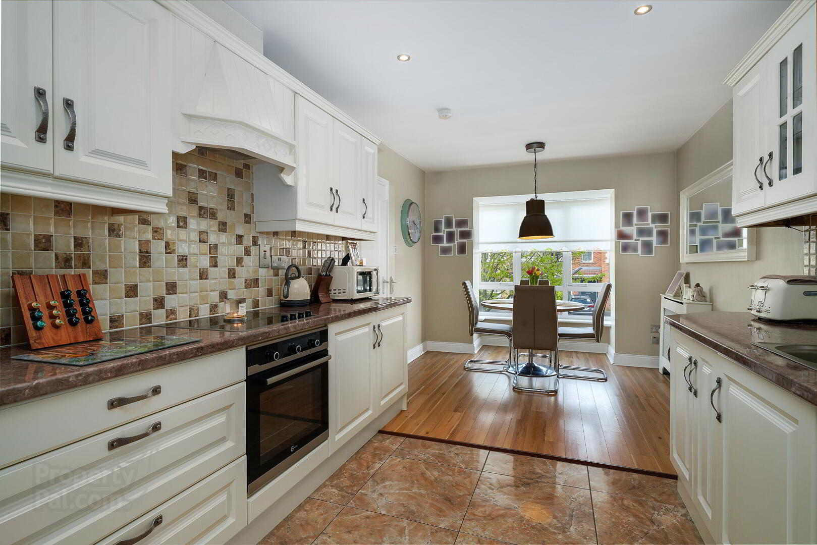 70 Lanesborough Square 13 of 27