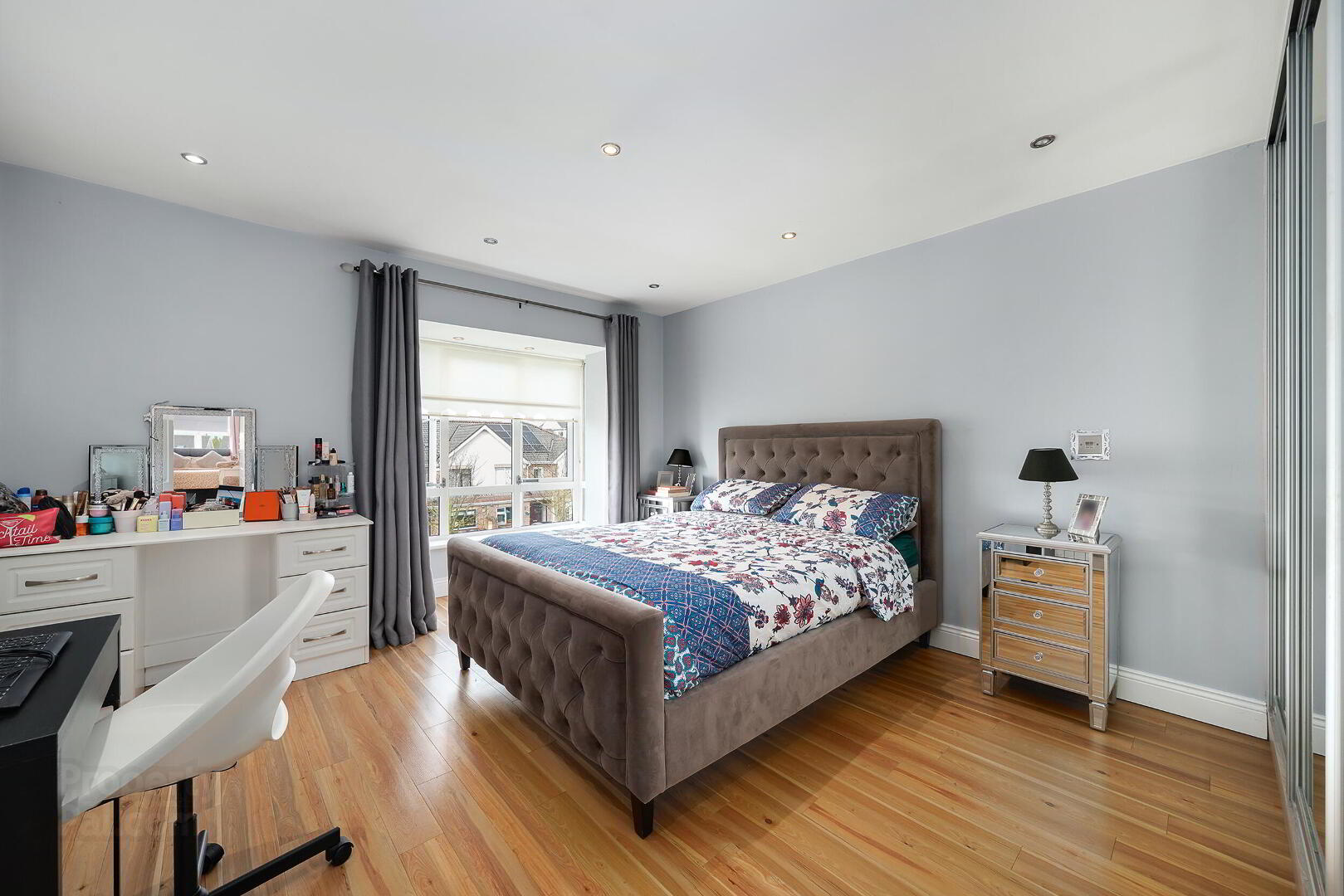 70 Lanesborough Square 18 of 27
