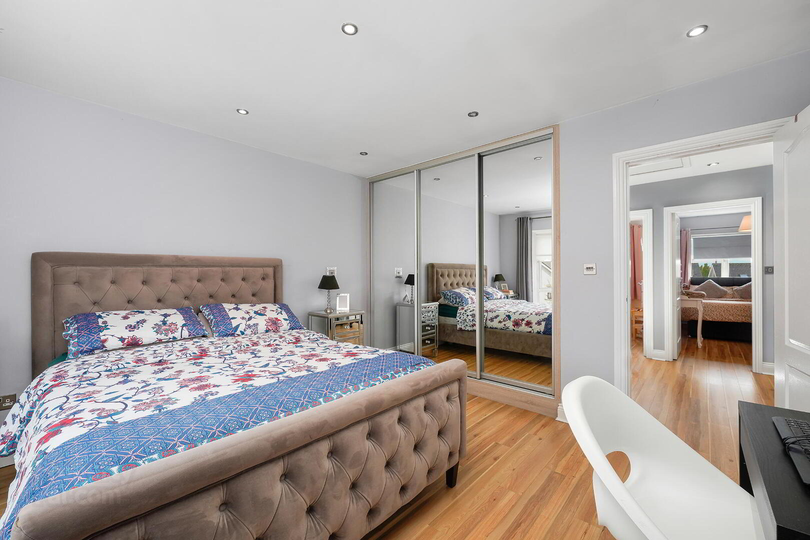 70 Lanesborough Square 19 of 27
