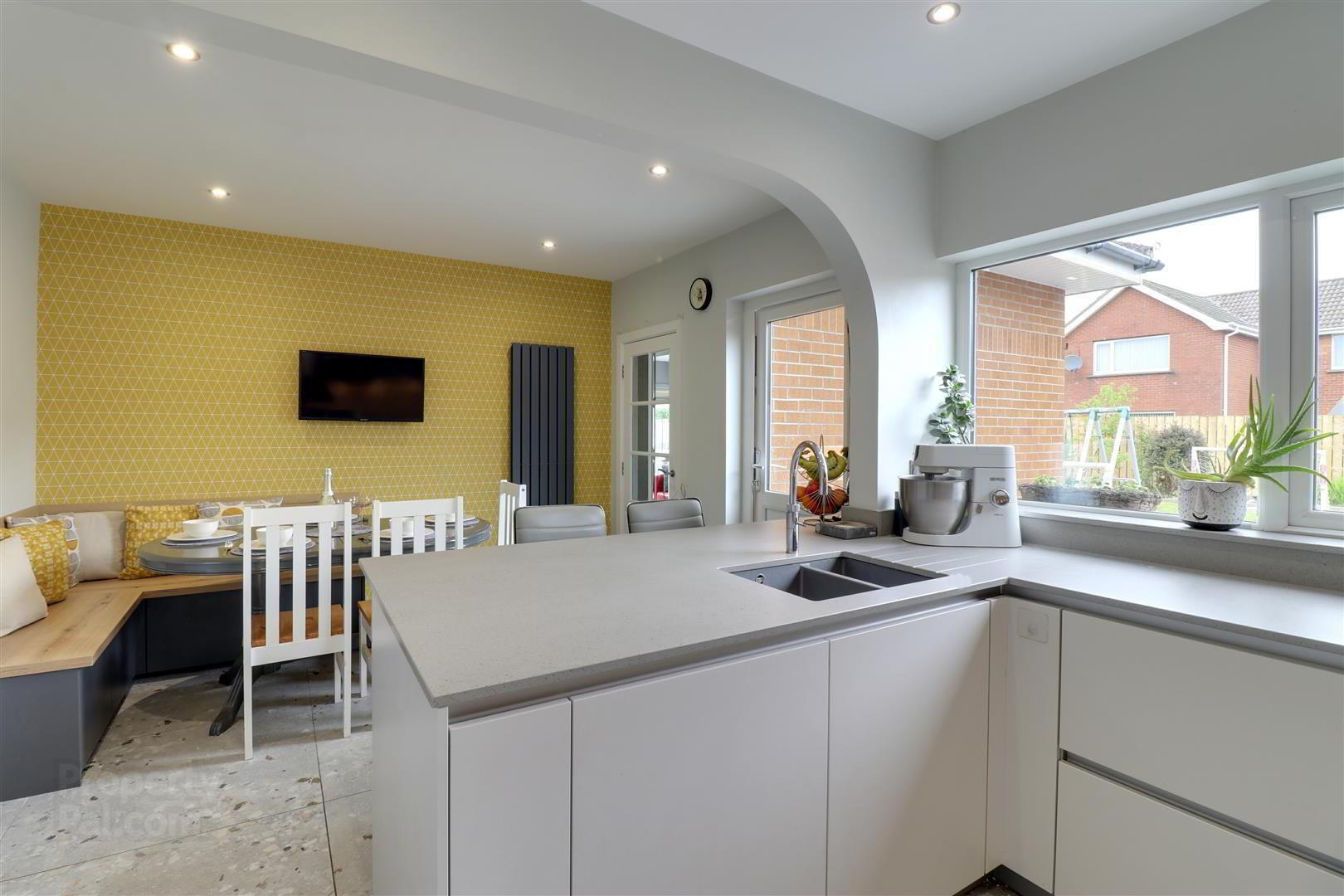 10 Roseville Avenue 5 of 22