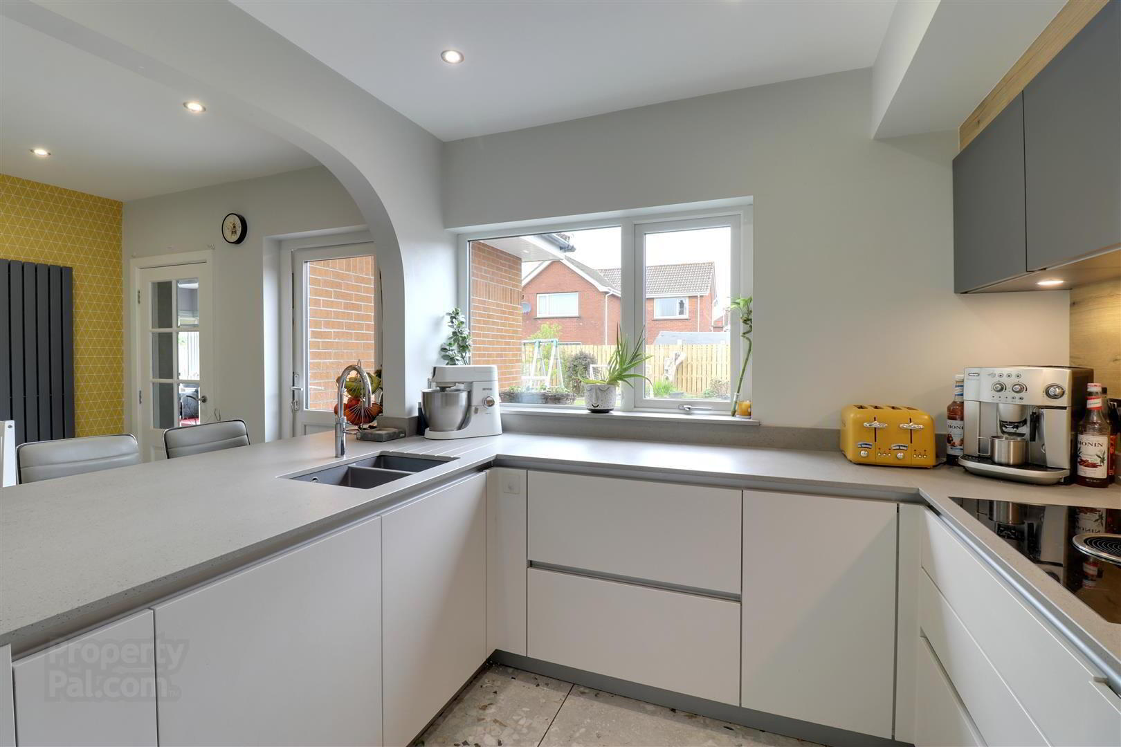 10 Roseville Avenue 4 of 22