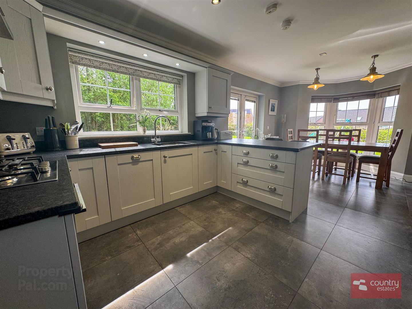 48 Springhill Meadows 16 of 39