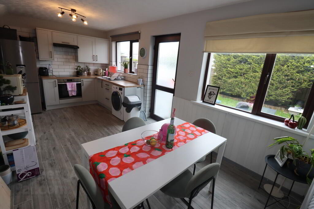 35b Kings Avenue 5 of 14
