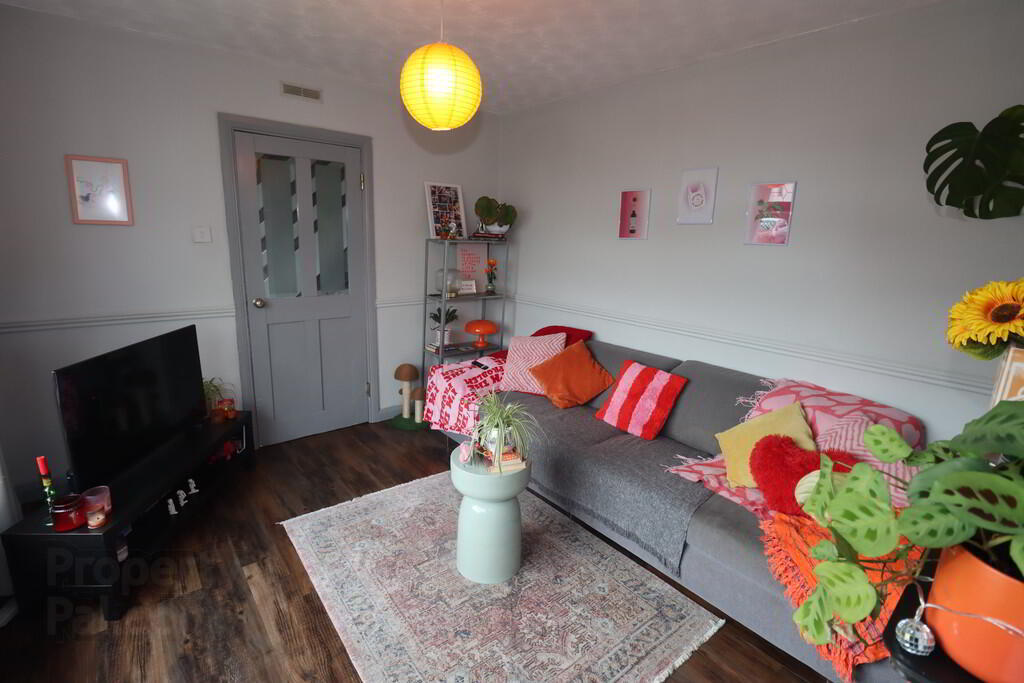 35b Kings Avenue 3 of 14