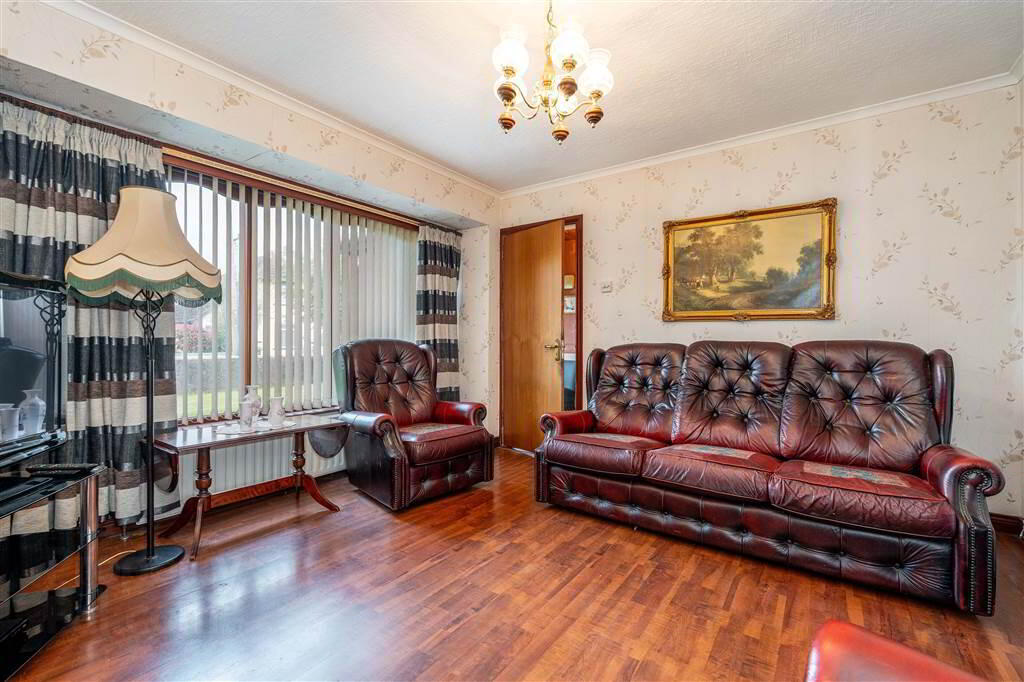 2 Brigadie Avenue 8 of 35