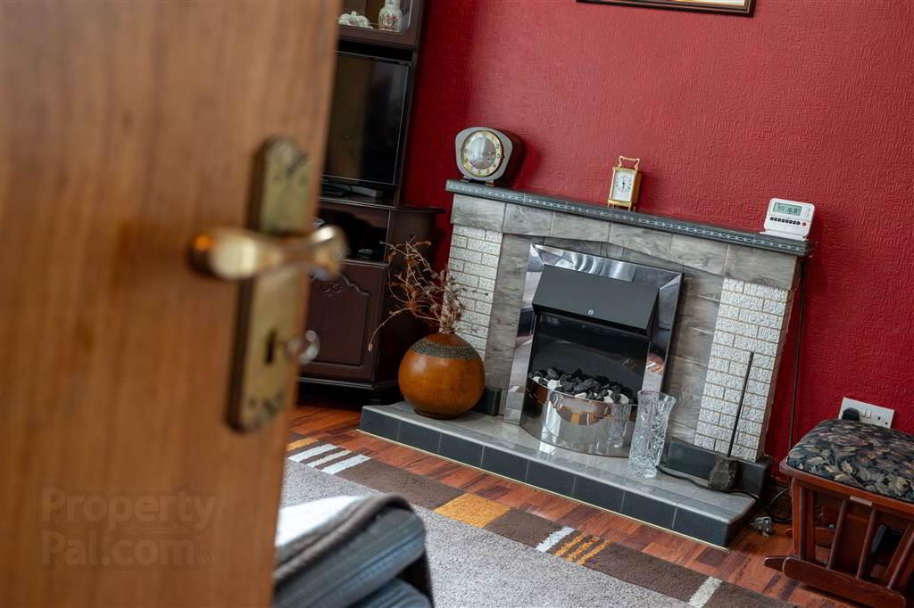 2 Brigadie Avenue 9 of 35