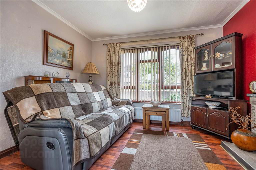 2 Brigadie Avenue 11 of 35