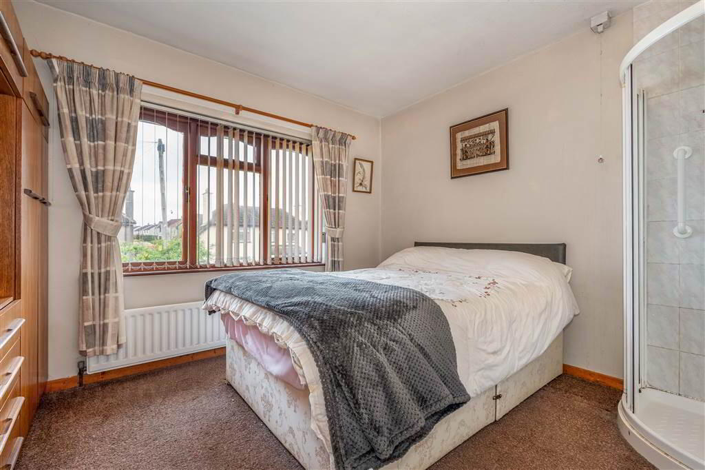 2 Brigadie Avenue 20 of 35
