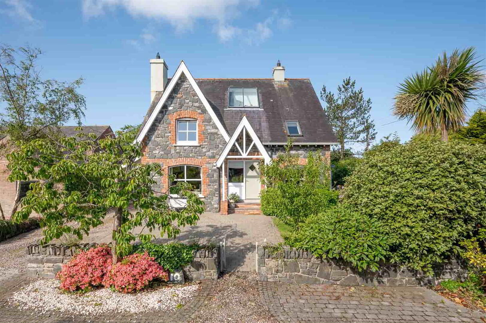 10 Stockbridge Road 1 of 31