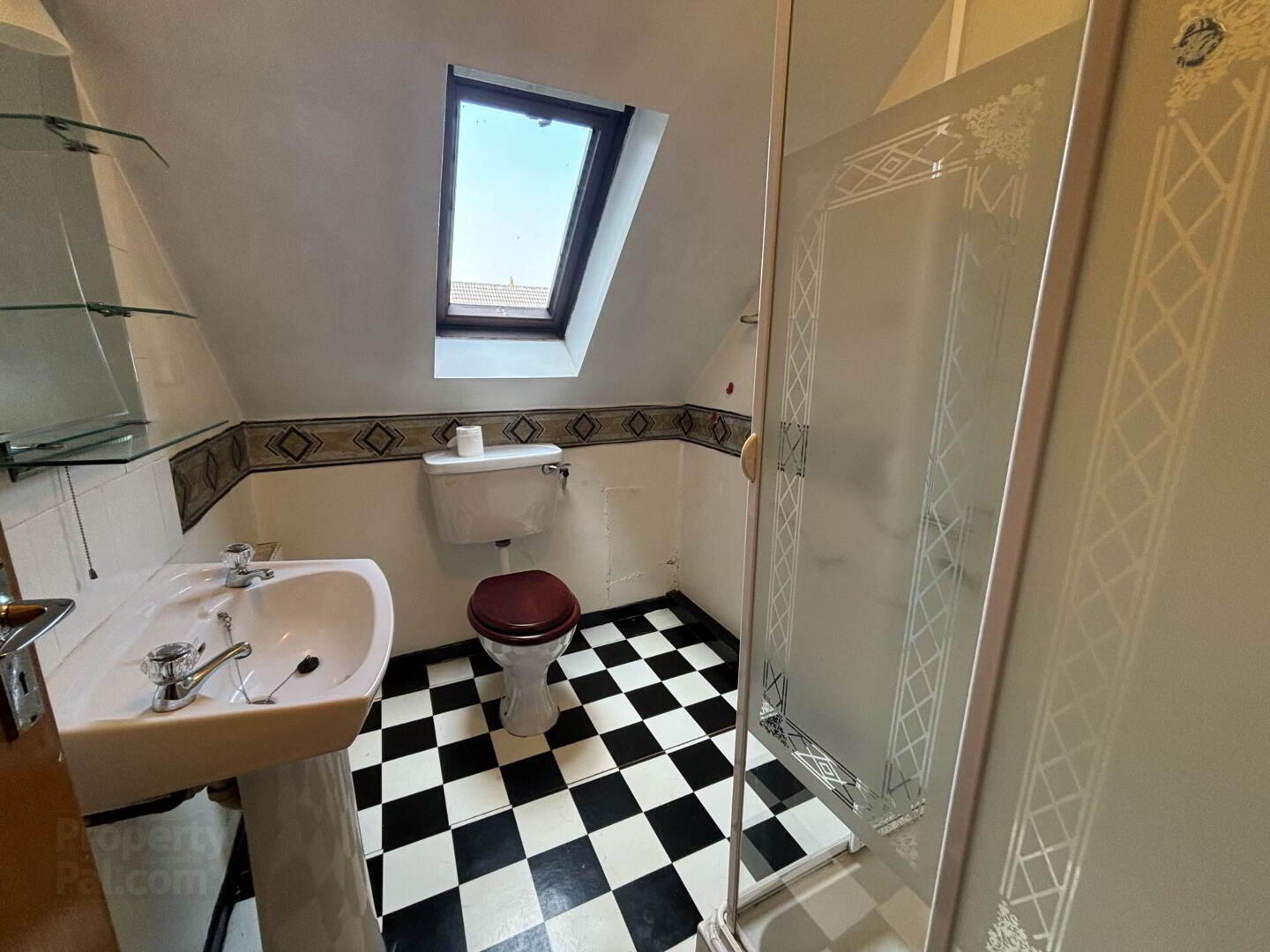 54 Russell Court 16 of 22