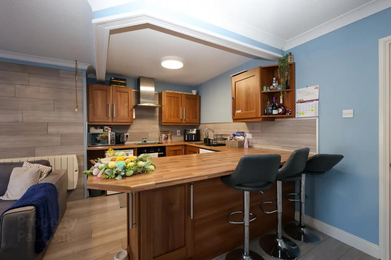 19 Ashefield 6 of 12