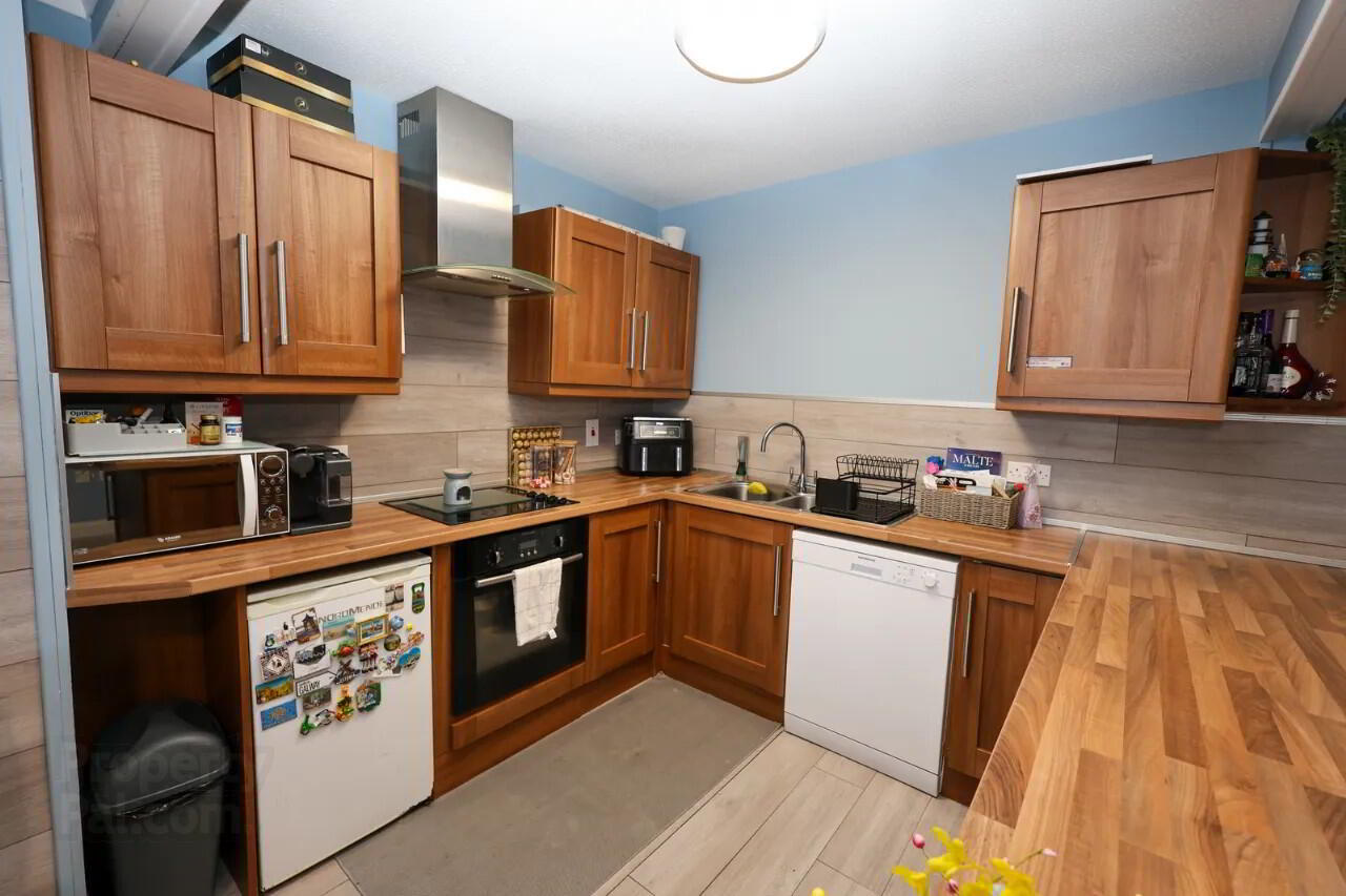 19 Ashefield 8 of 12