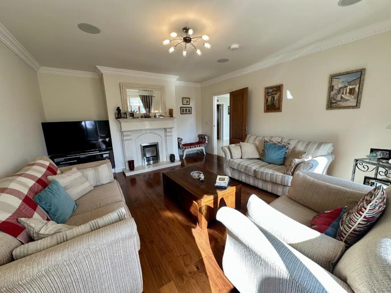 Glynsk House, Ballymoneen 5 of 54