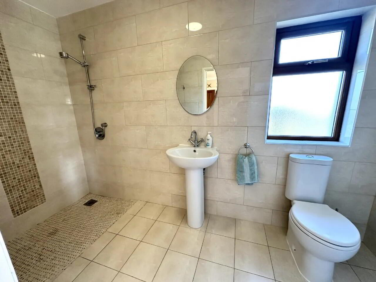 Glynsk House, Ballymoneen 28 of 54