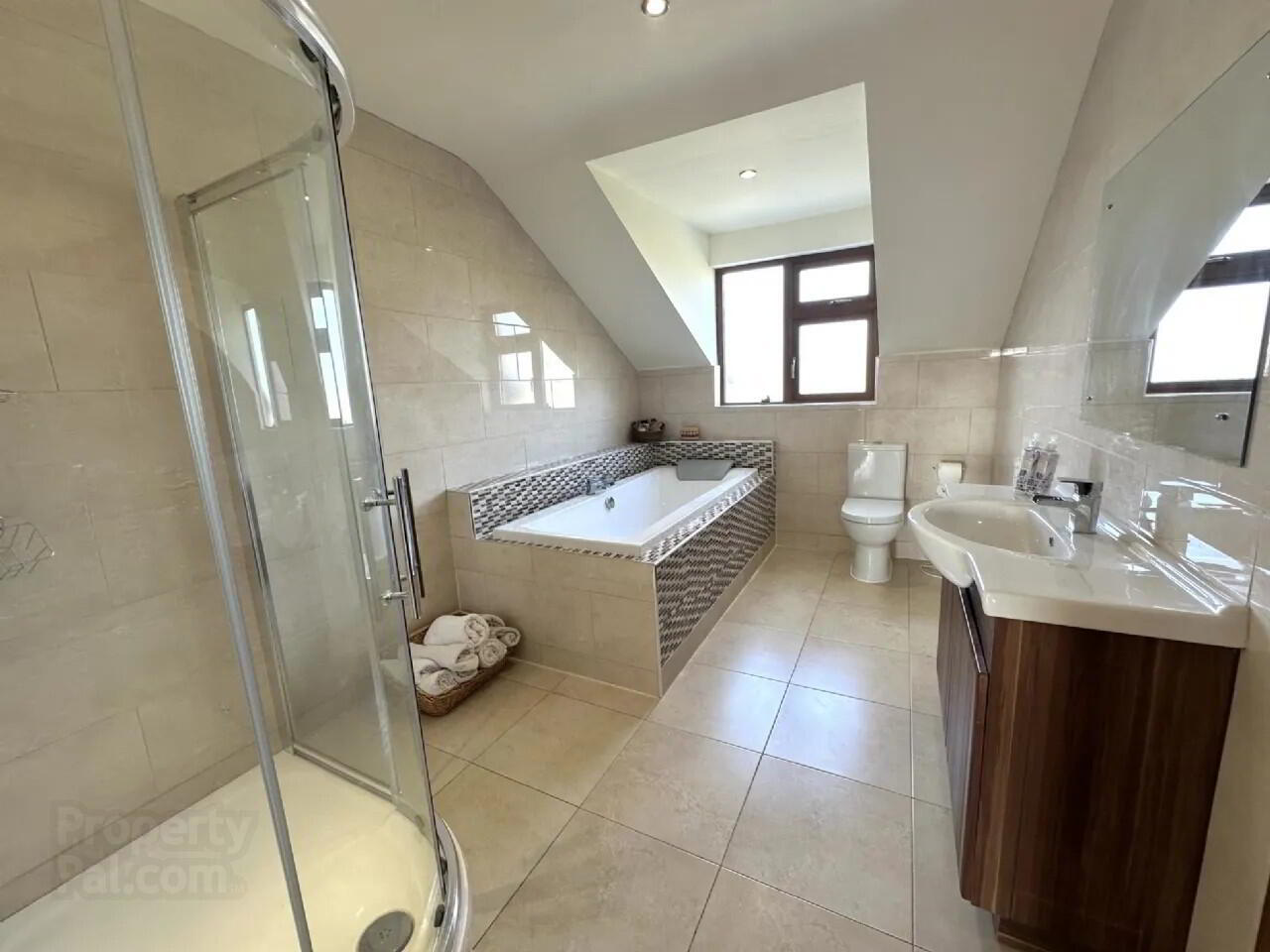 Glynsk House, Ballymoneen 44 of 54
