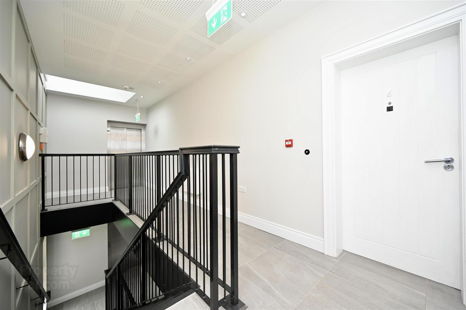 Apt 6, 15 Ballantine Square 4 of 31