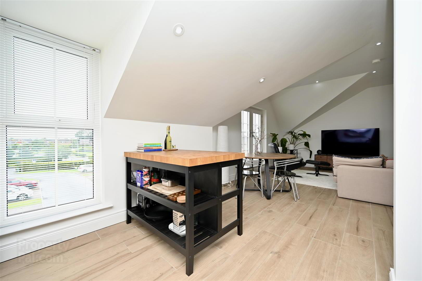 Apt 6, 15 Ballantine Square 16 of 31
