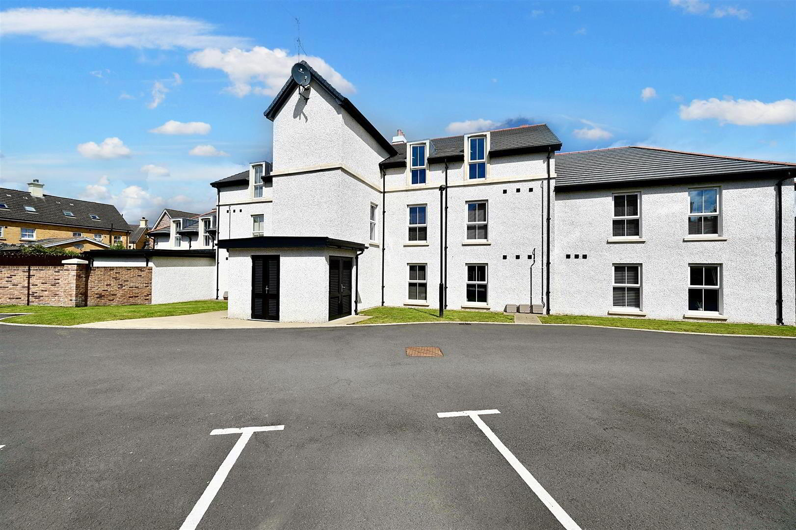 Apt 6, 15 Ballantine Square 29 of 31