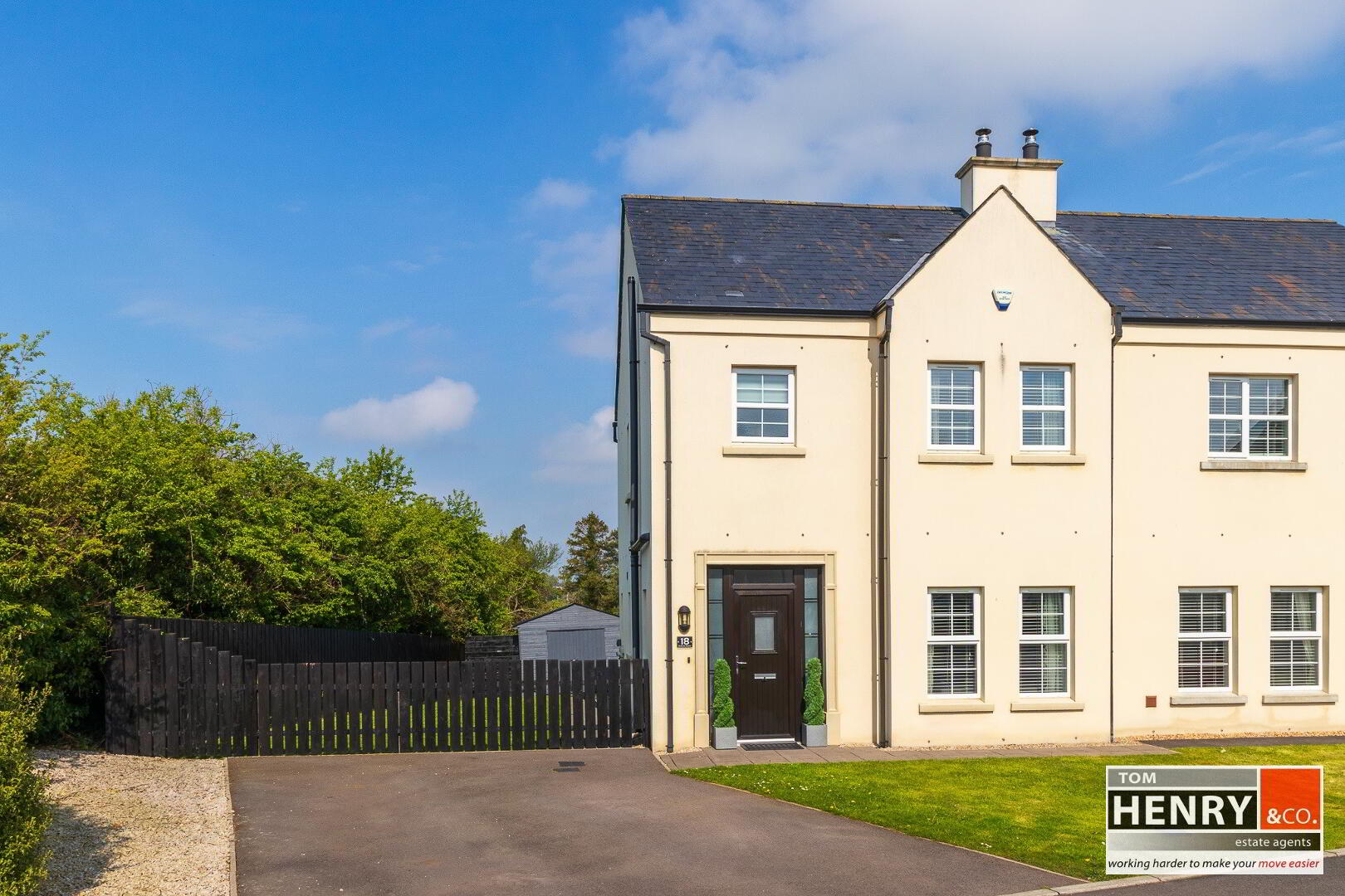 18 Ardress Manor 1 of 43
