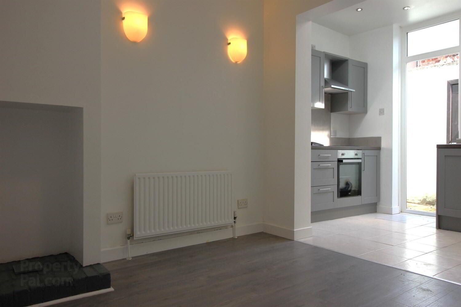 6 Egeria Street 4 of 9