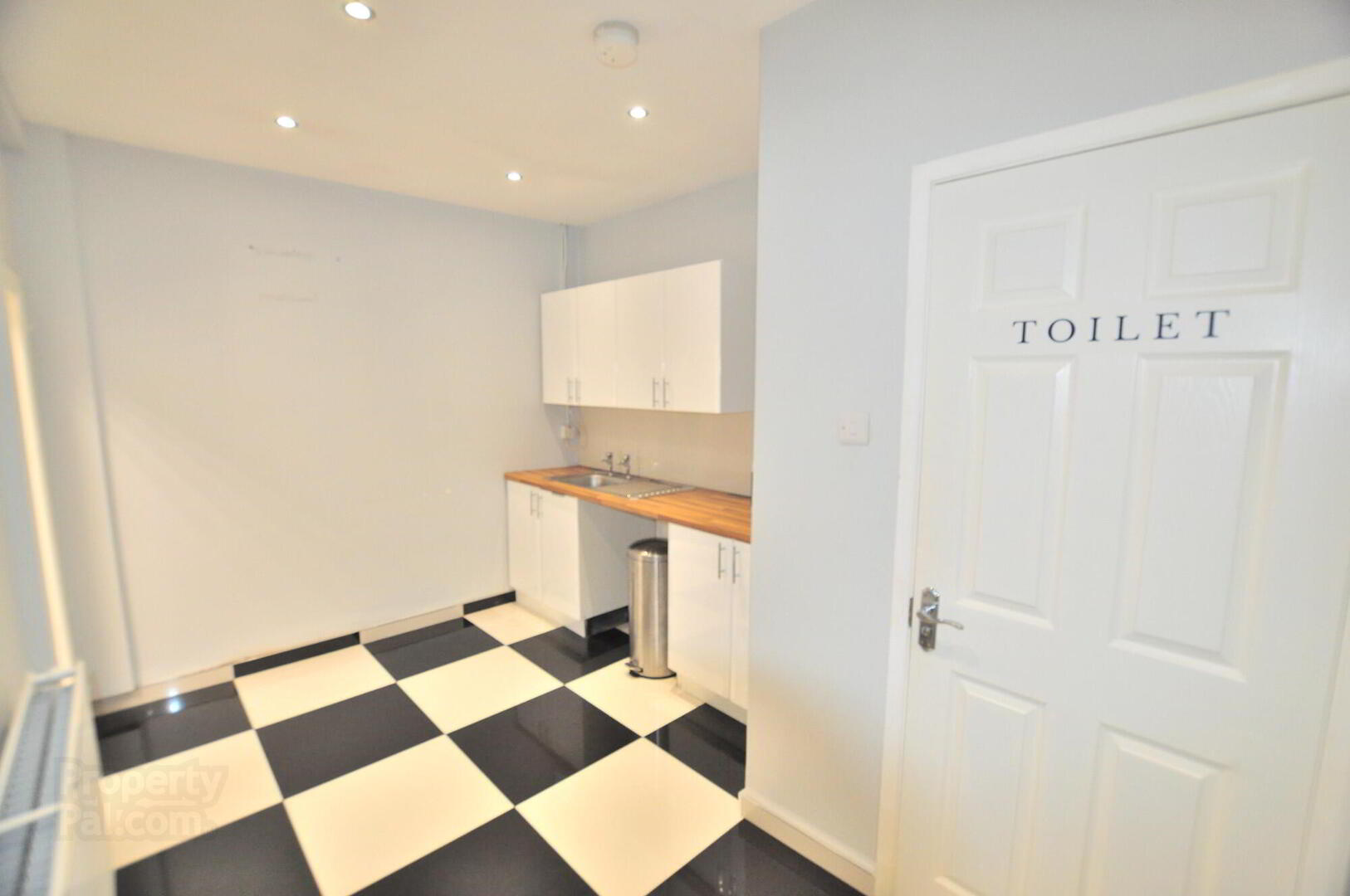 83 Ballygomartin Road 4 of 10