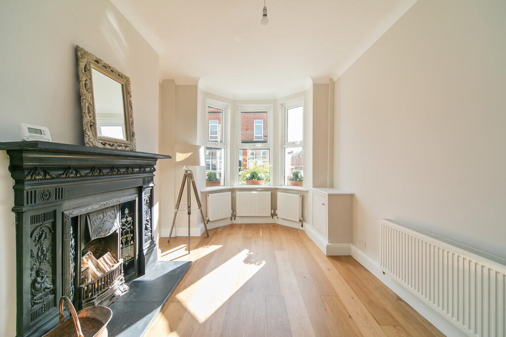 69 Surrey Street 3 of 26