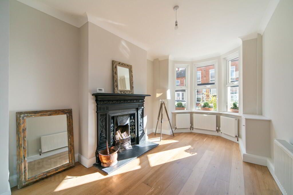 69 Surrey Street 5 of 26