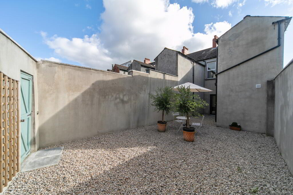 69 Surrey Street 25 of 26