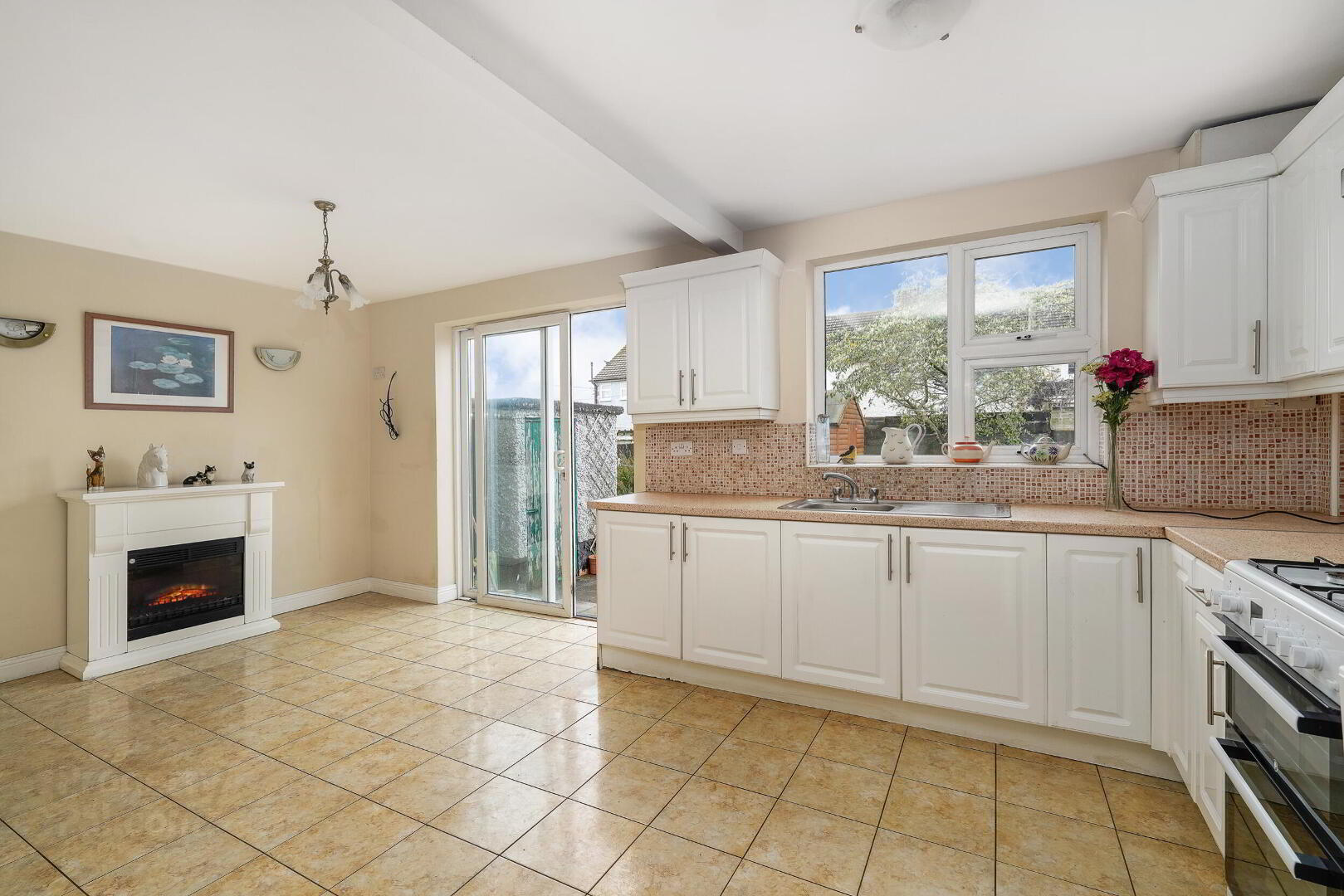 453 Casement Road 10 of 32