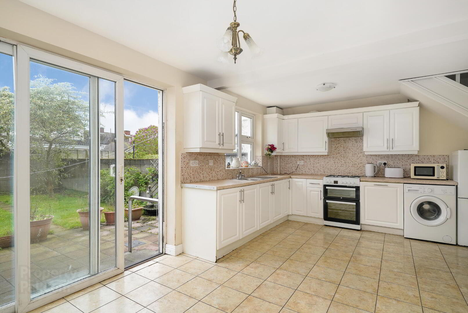 453 Casement Road 13 of 32