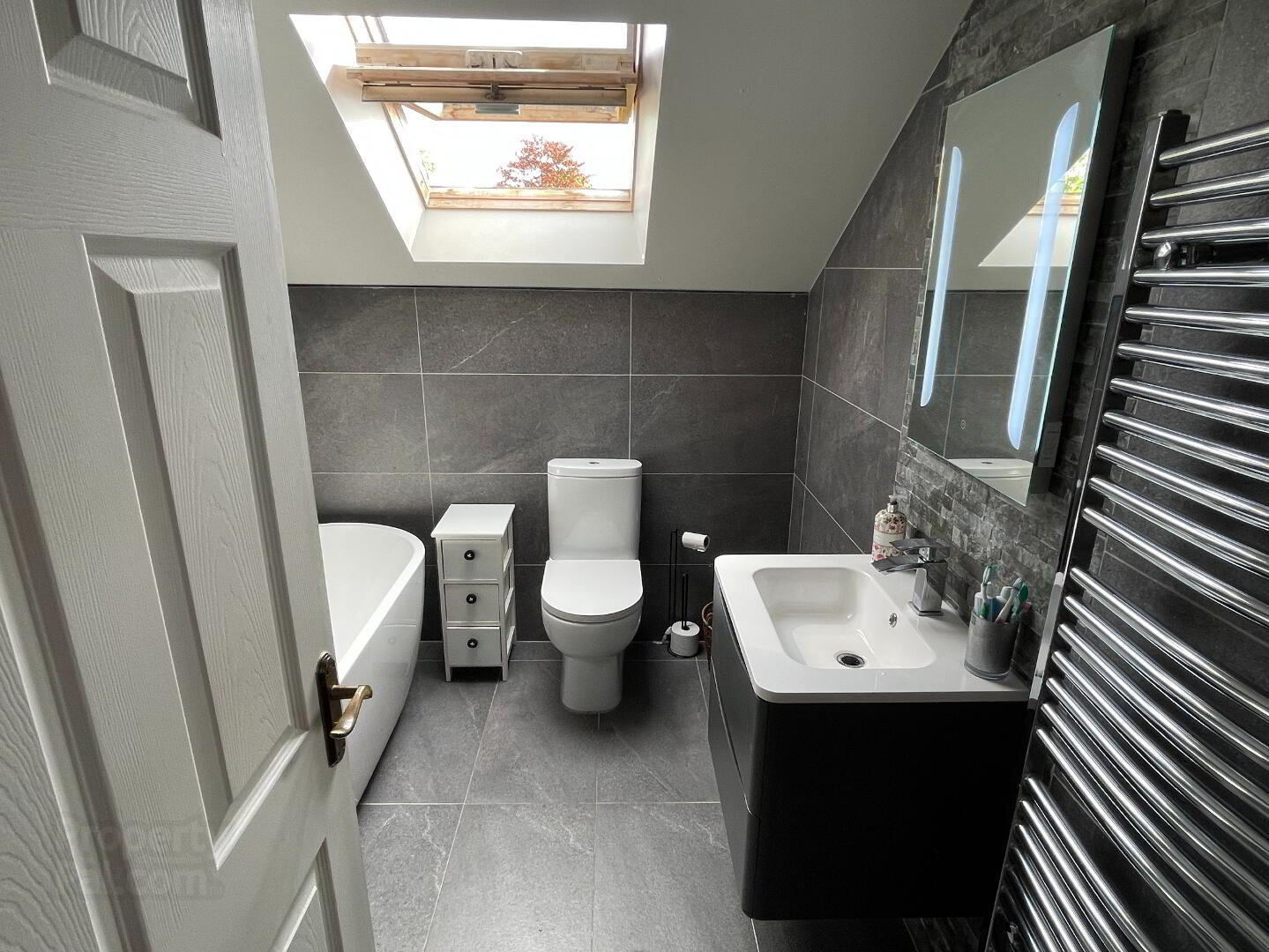 18a Coolmount Park 9 of 18