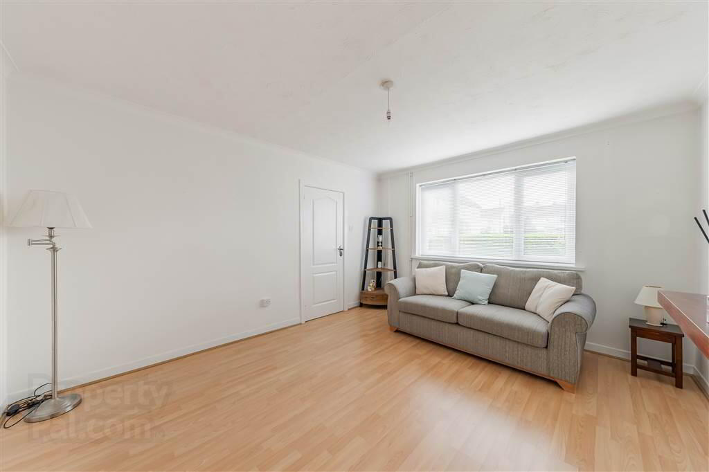 19 Hillmount Gardens 4 of 23