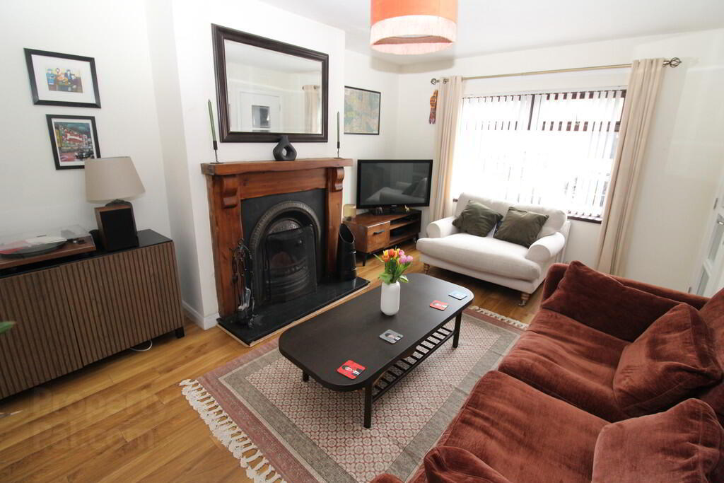 4 Brookvale Drive 3 of 17