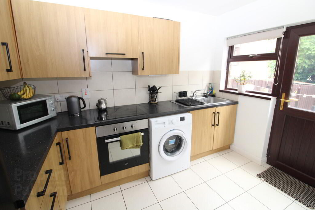 4 Brookvale Drive 6 of 17