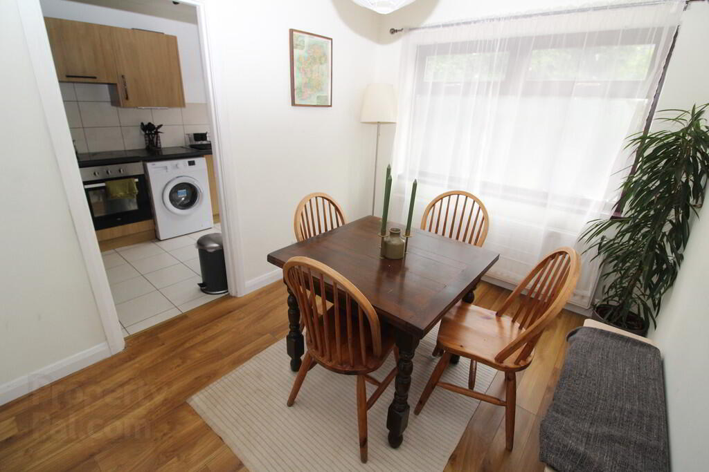 4 Brookvale Drive 5 of 17