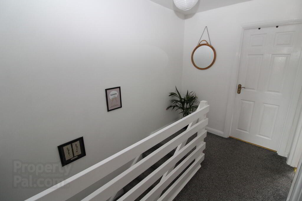 4 Brookvale Drive 8 of 17