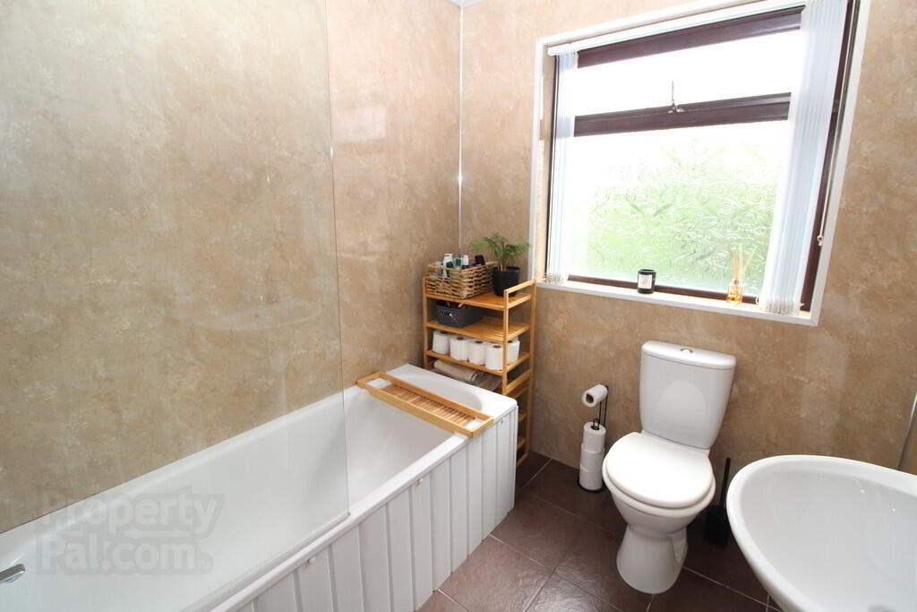 4 Brookvale Drive 15 of 17
