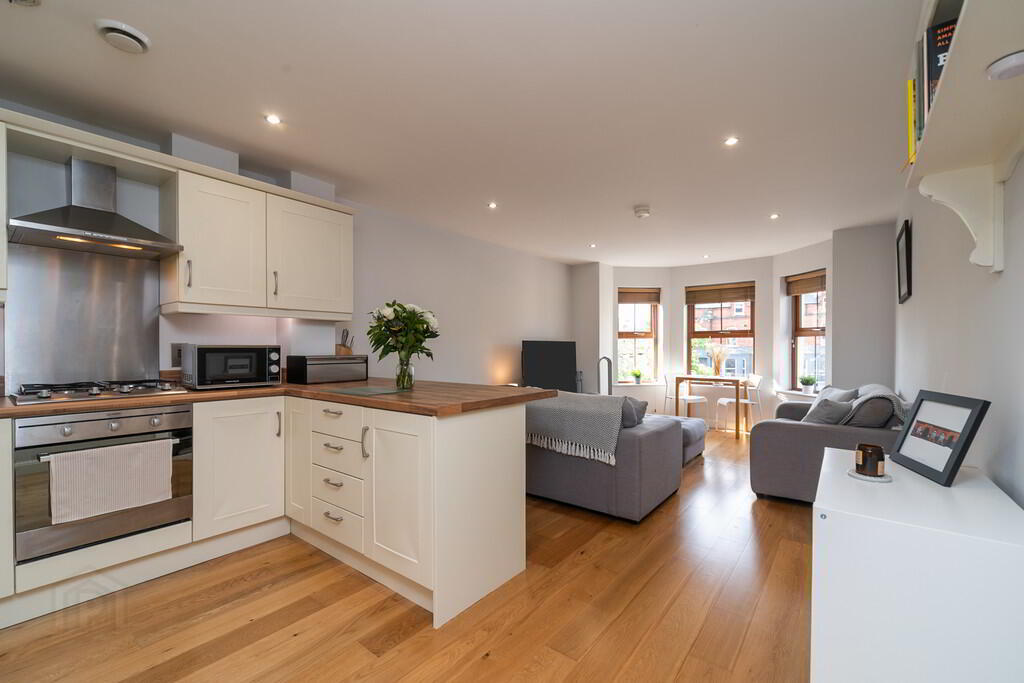 Apt 12, 120 Upper Newtownards Road 6 of 13