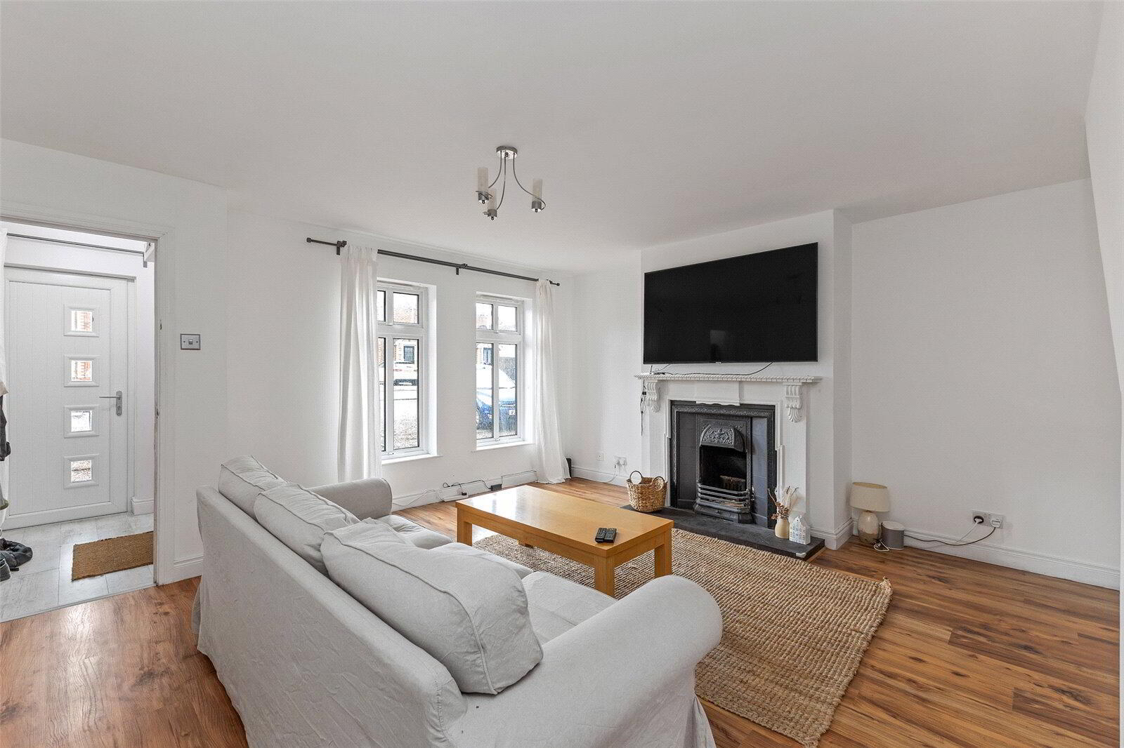 6 Hawthorne Court 3 of 19