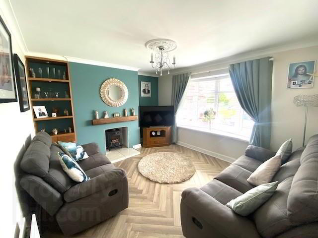 14 Drumlaheen Crescent 3 of 16
