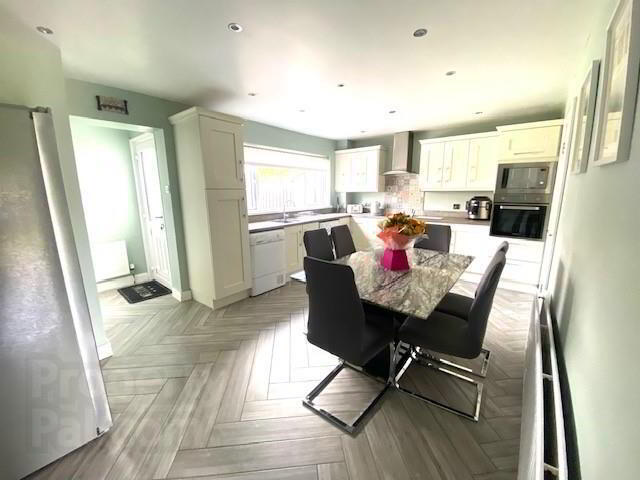 14 Drumlaheen Crescent 4 of 16