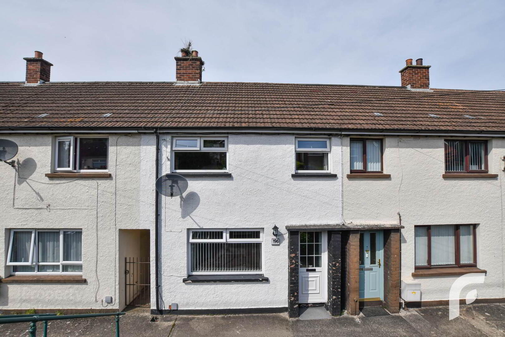 196 Lower Braniel Road 1 of 26