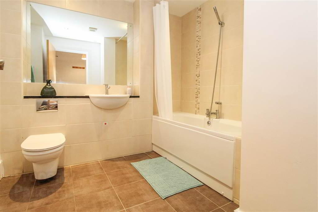 Apt, 31 Newtown Building 15 of 21